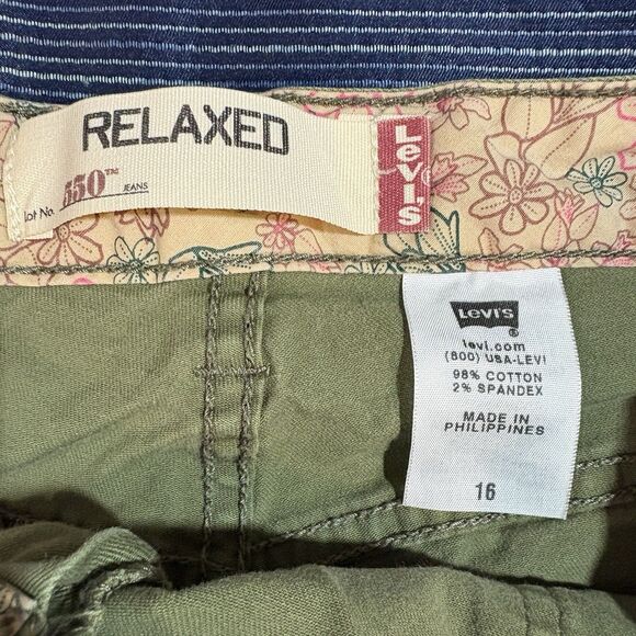 Levi’s 550 Shorts Womens 16 Relaxed Fit Green Utility Y2K Cargo Boho Core OG - Picture 3 of 7